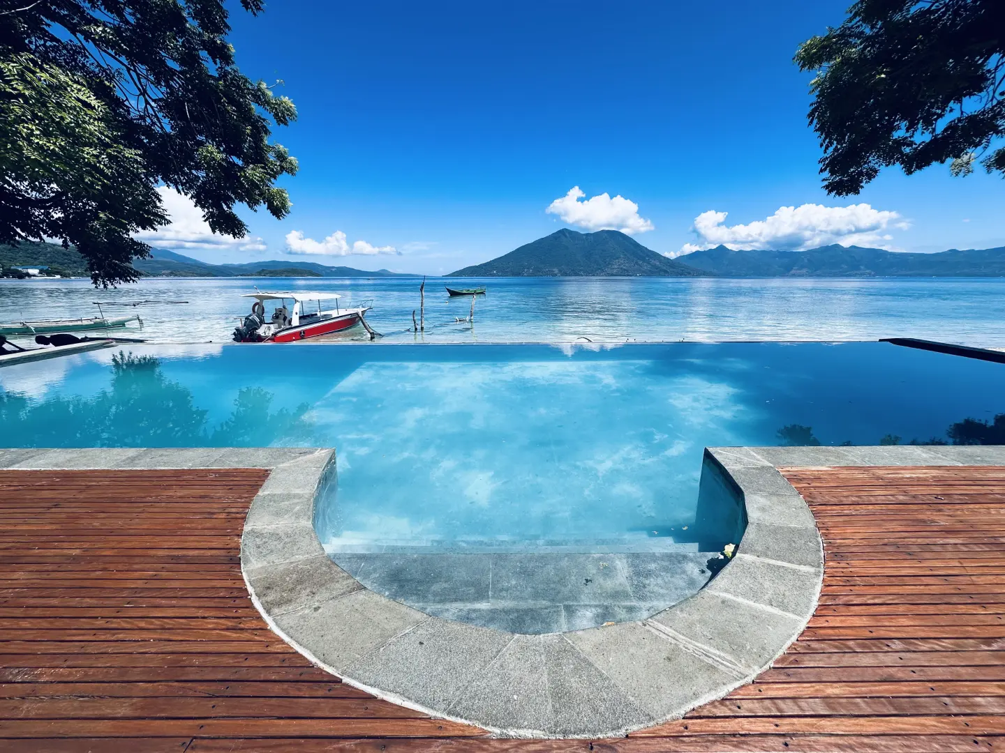 Beachfront Infinity Pool